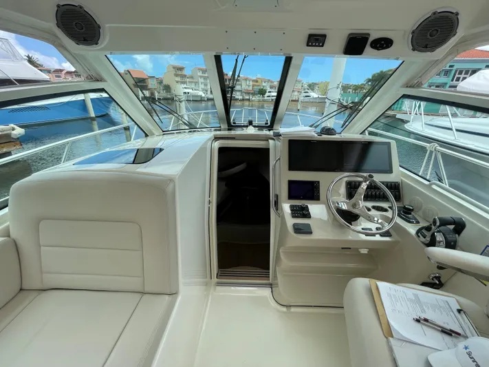 El Fuego Yacht Photos Pics Large Cockpit/Helm