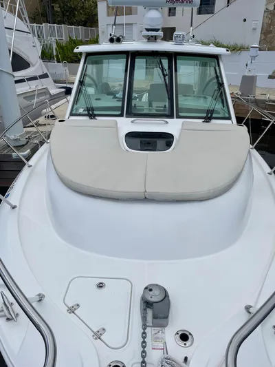 El Fuego Yacht Photos Pics Horn, Radar, FLIR, Spotlight