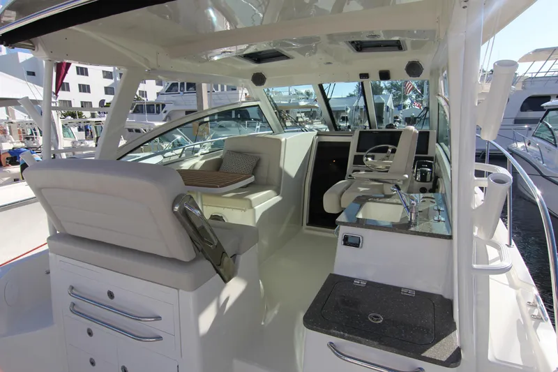 El Fuego Yacht Photos Pics Large Cockpit / Helm