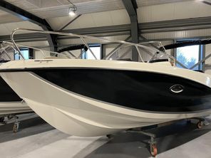 2023 Quicksilver Activ 675 Sundeck