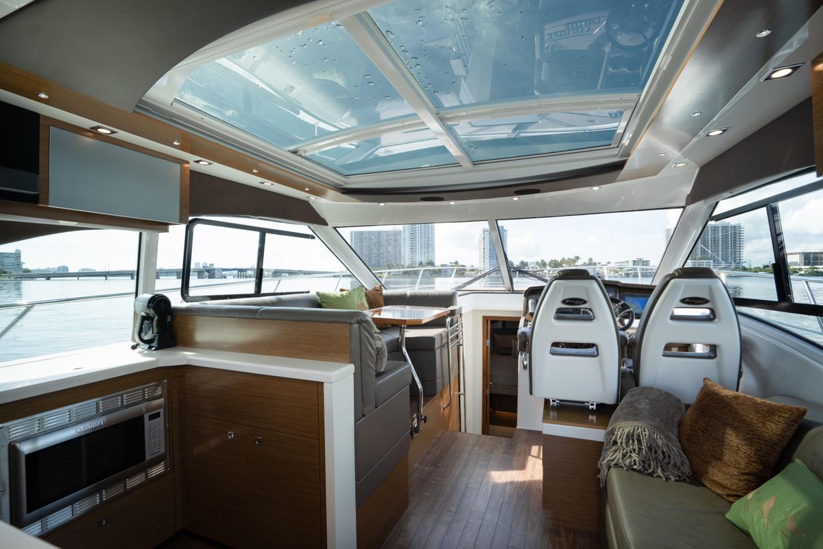 2016 Cruisers Yachts 45 