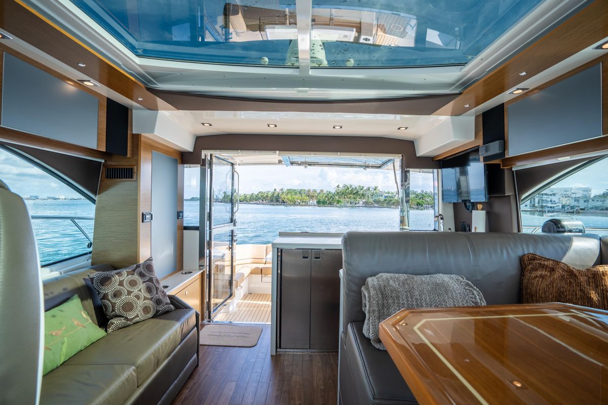 2016 Cruisers Yachts 45 