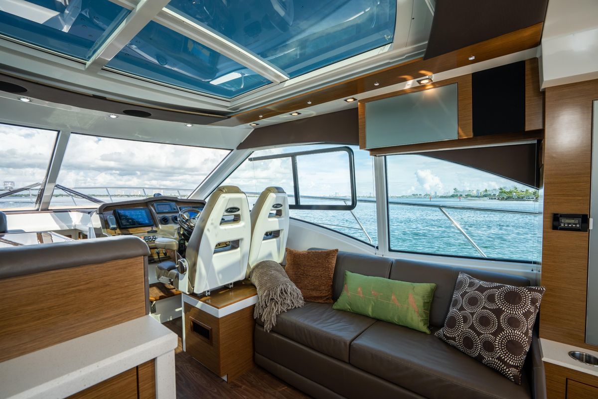 2016 Cruisers Yachts 45 