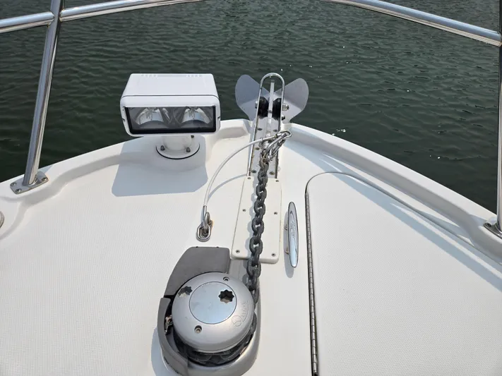 Precious Time Yacht Photos Pics Bow of 2017 Sea Ray Sundancer 400 with anchor and spotlight.