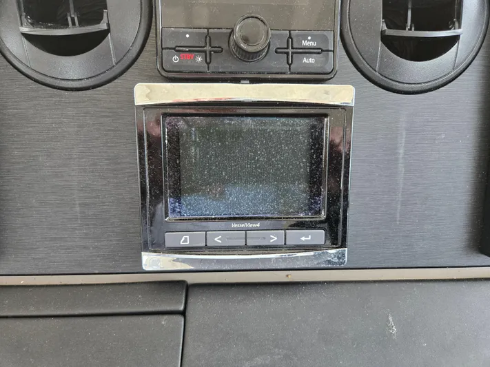 Precious Time Yacht Photos Pics Control panel of a 2017 Sea Ray Sundancer 400 boat.