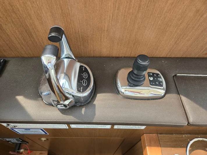 Precious Time Yacht Photos Pics 2017 Sea Ray Sundancer 400 helm controls with throttle and joystick.