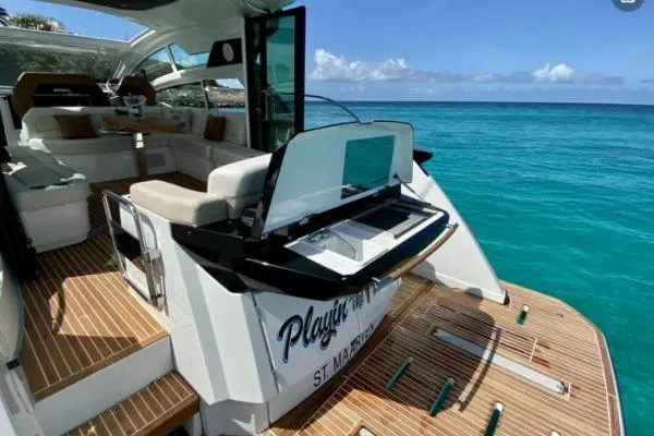 Sol Y Luna Yacht Photos Pics Luxury Beneteau 46 yacht, 2018 model, with spacious deck and stunning ocean view.