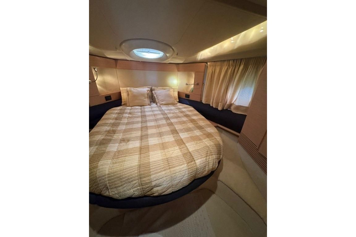 2008 Azimut 42 