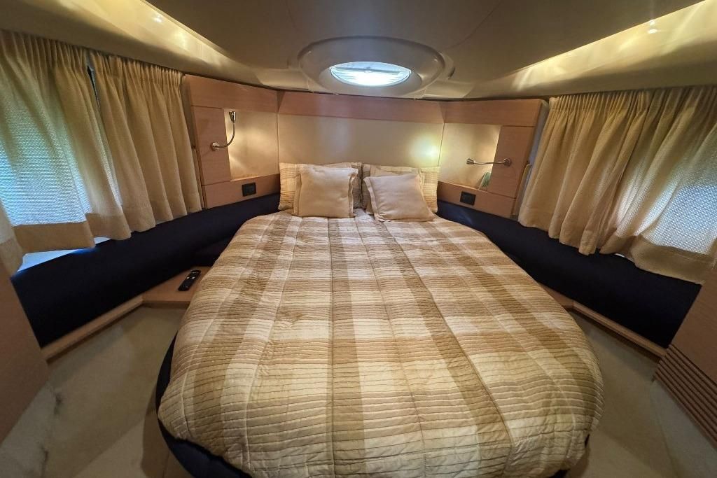 2008 Azimut 42 