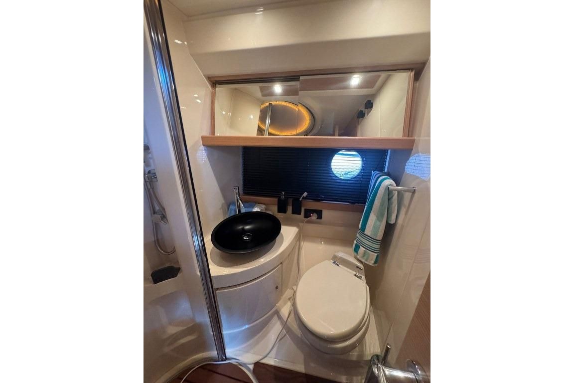 2008 Azimut 42 