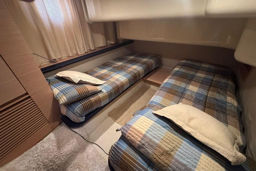 2008 Azimut 42 