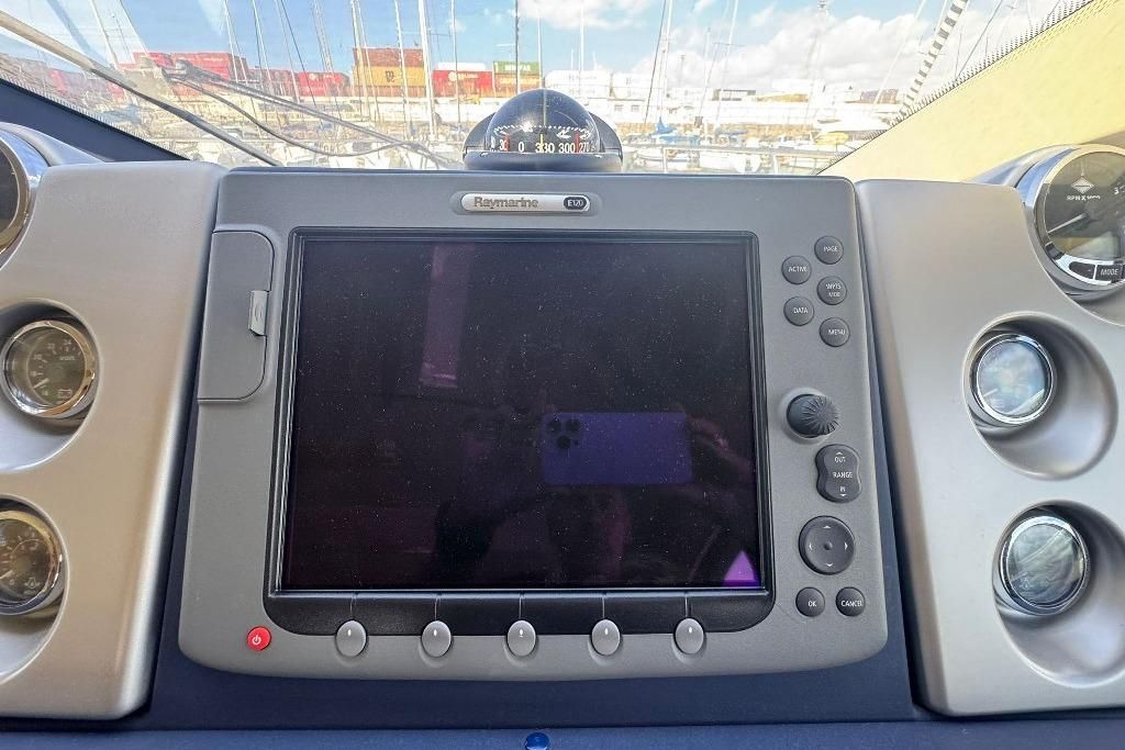 2008 Azimut 42 
