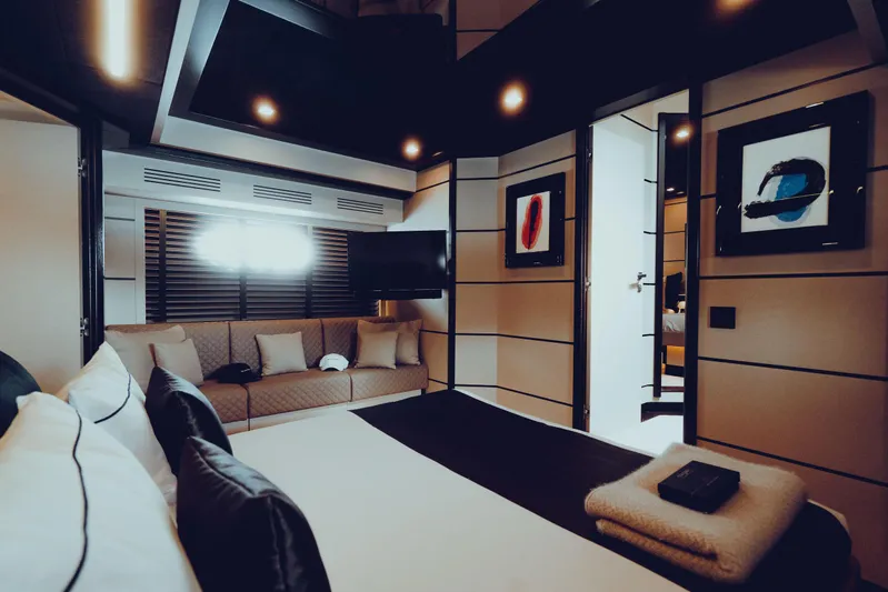 Black Rock Yacht Photos Pics Luxurious modern bedroom with stylish decor, Custom 77 model, 2008 design.