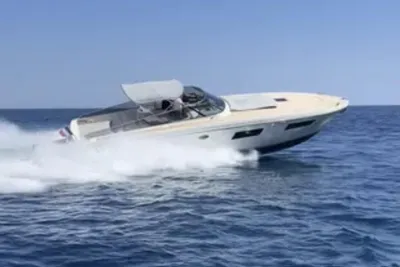 2022 Itama 45s