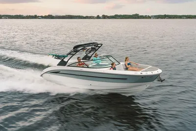 2025 Sea Ray SDX 270 Surf