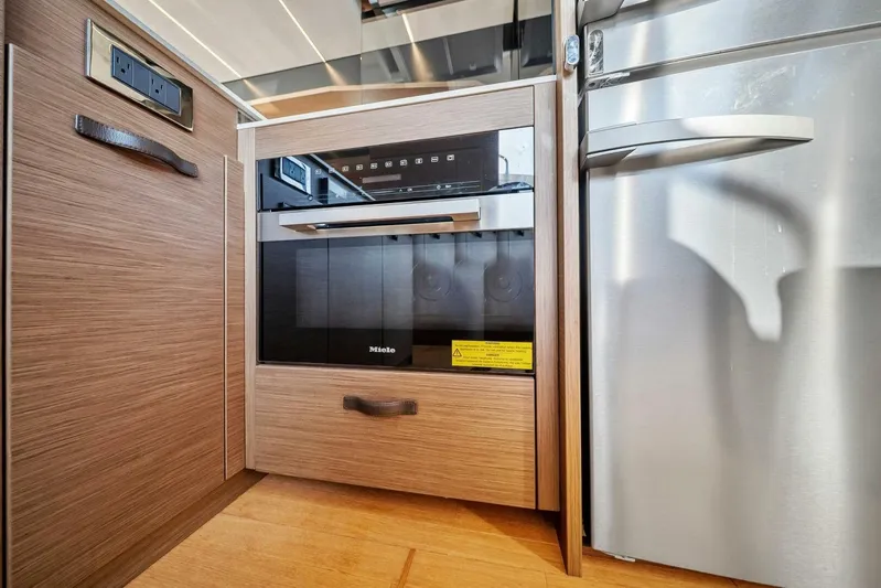 Charlotte Yacht Photos Pics 2023 Prestige X70 'Charlotte'