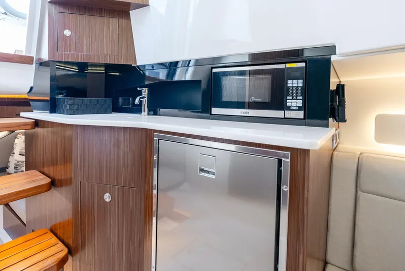 Donna Jane Yacht Photos Pics 