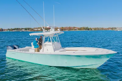 2008 Regulator 32 Forward Seating