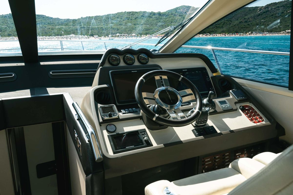 2015 Azimut 54 