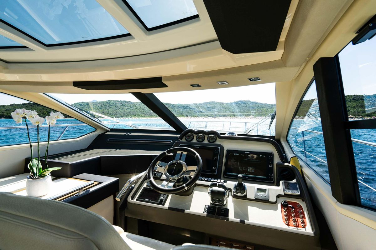 2015 Azimut 54 