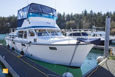 Tollycraft Tri-cabin