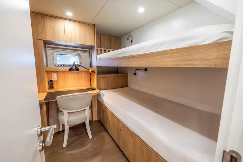 Evelyn P Yacht Photos Pics 