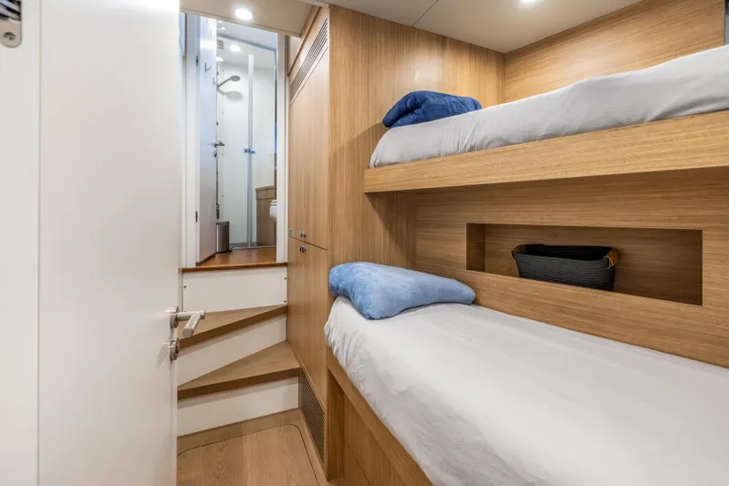 Evelyn P Yacht Photos Pics 