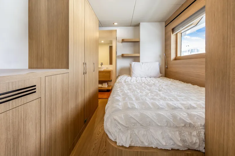 Evelyn P Yacht Photos Pics 