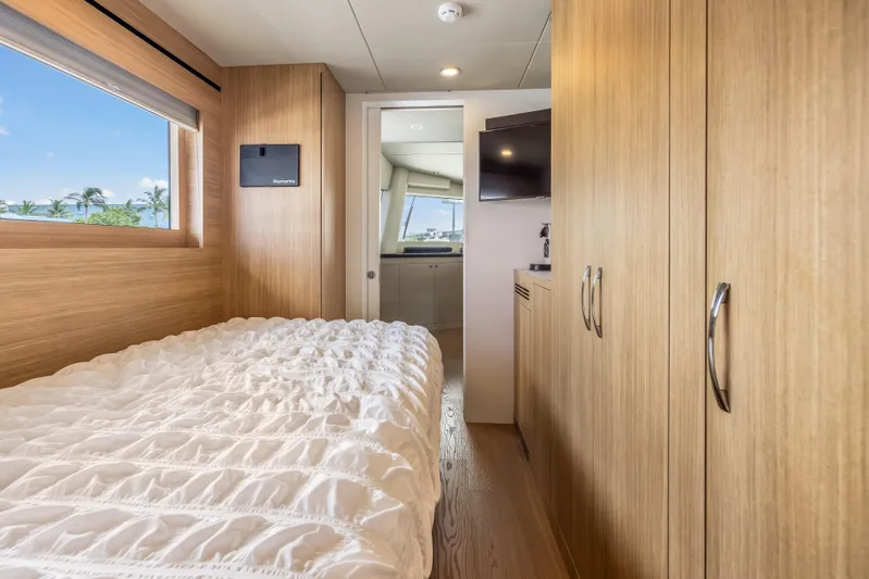 Evelyn P Yacht Photos Pics 