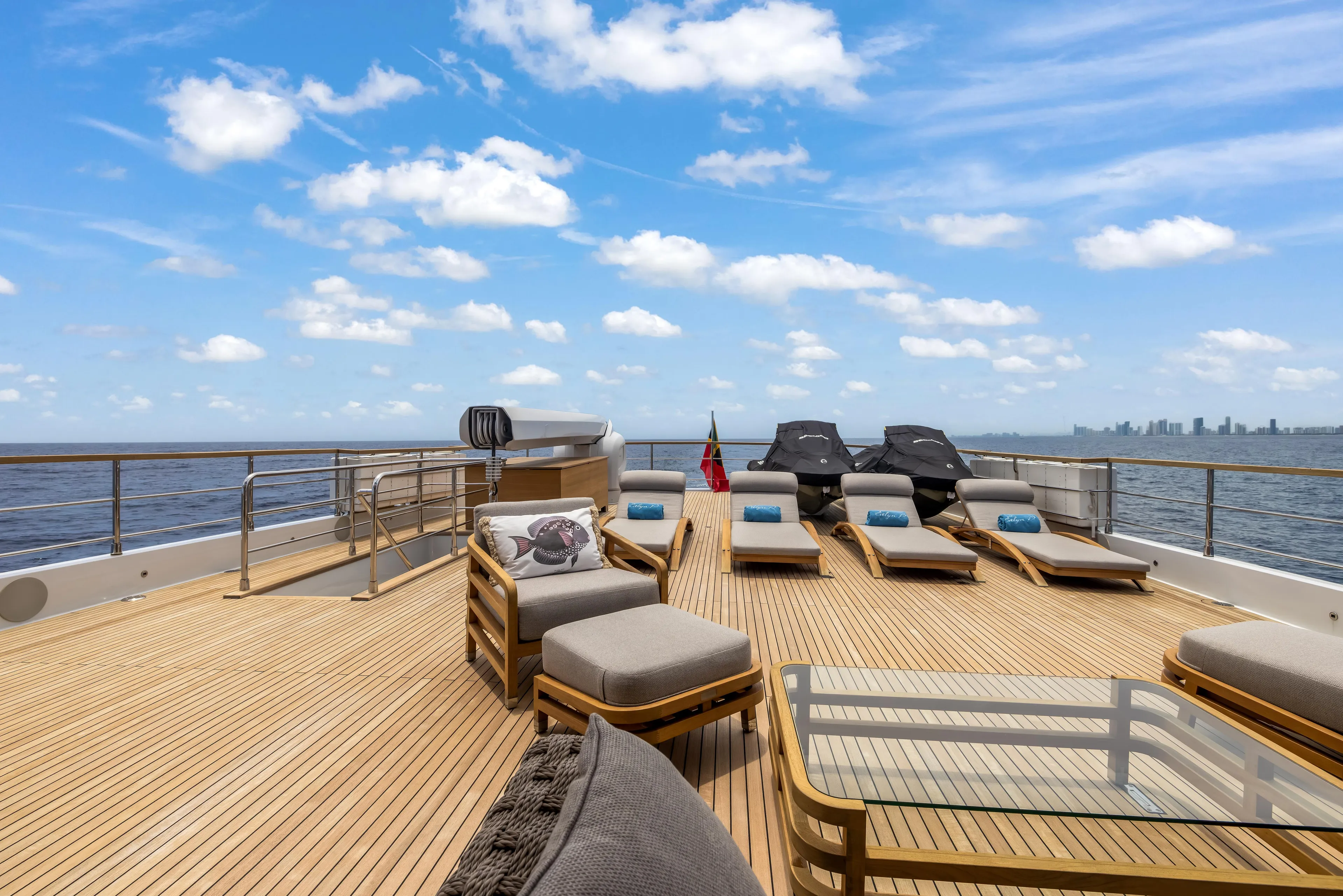 Evelyn P Yacht Photos Pics 