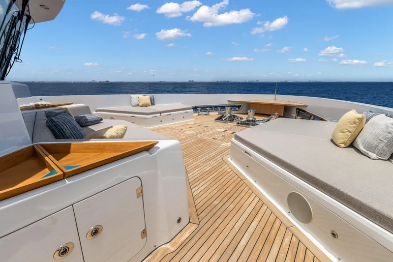 Evelyn P Yacht Photos Pics 