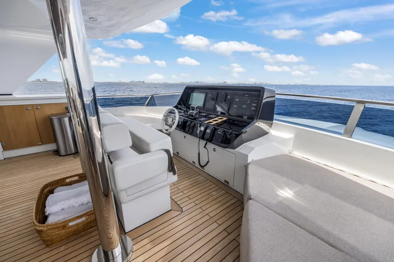 Evelyn P Yacht Photos Pics 