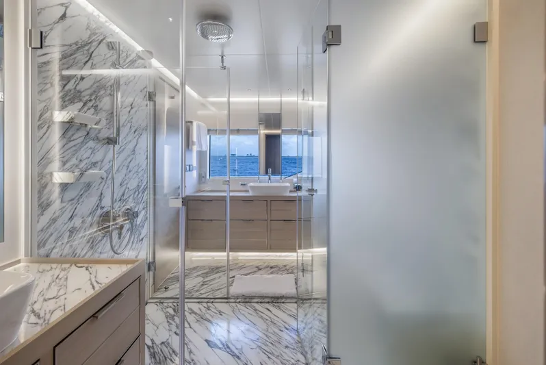 Evelyn P Yacht Photos Pics 