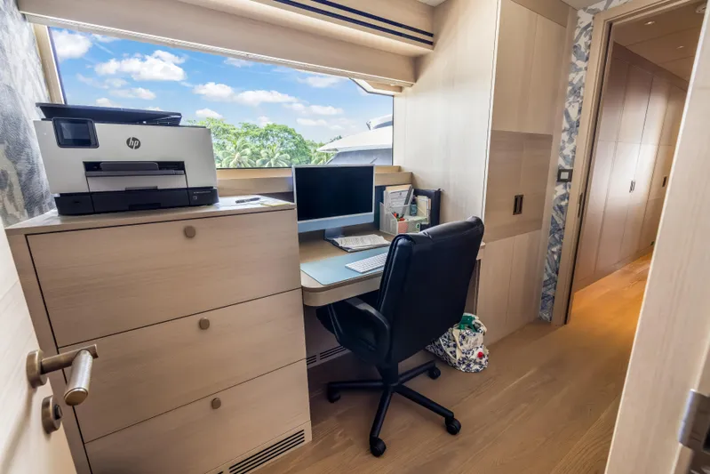 Evelyn P Yacht Photos Pics 