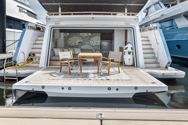 Evelyn P Yacht Photos Pics 