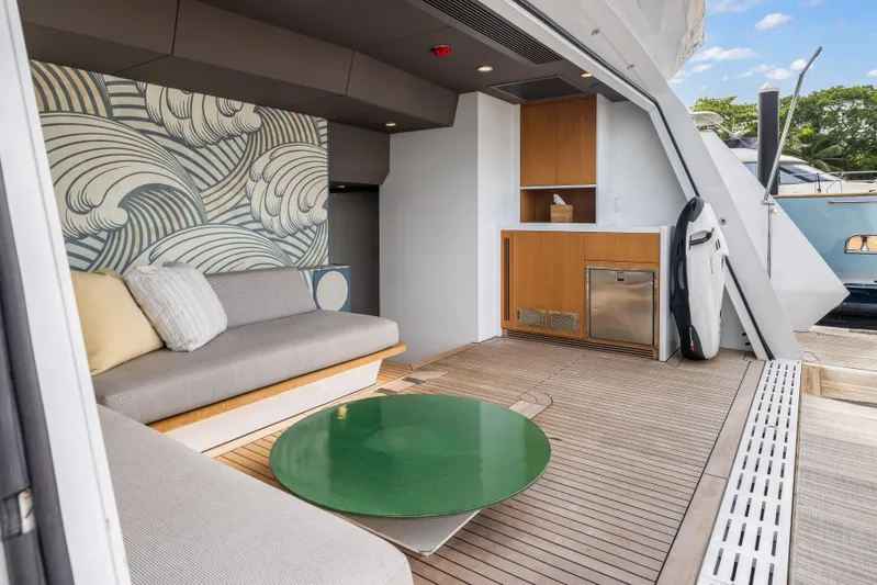 Evelyn P Yacht Photos Pics 