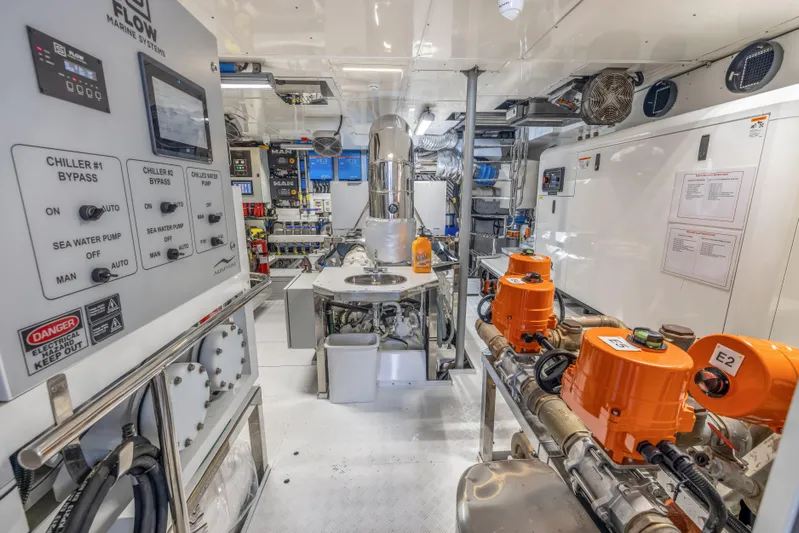 Evelyn P Yacht Photos Pics 