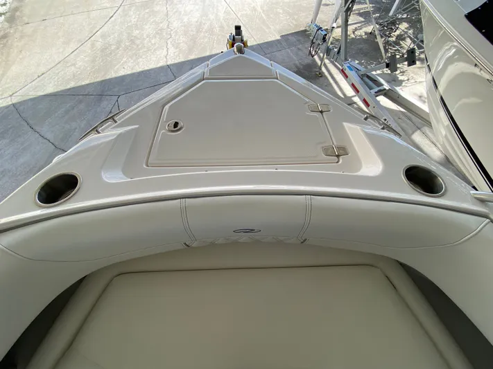  Yacht Photos Pics 2026 REGAL 33 SAV - Image 47