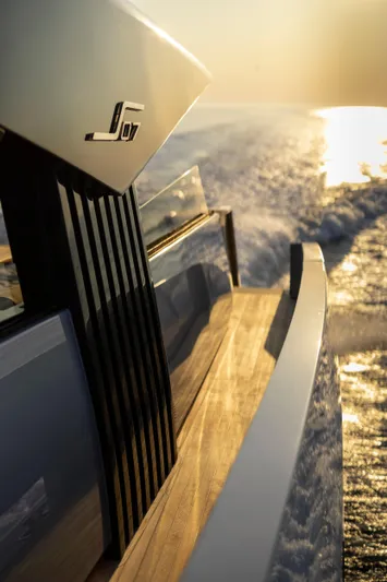  Yacht Photos Pics Luxury MandaYachts 07 SPIDER cruising at sunset, 2025 model.
