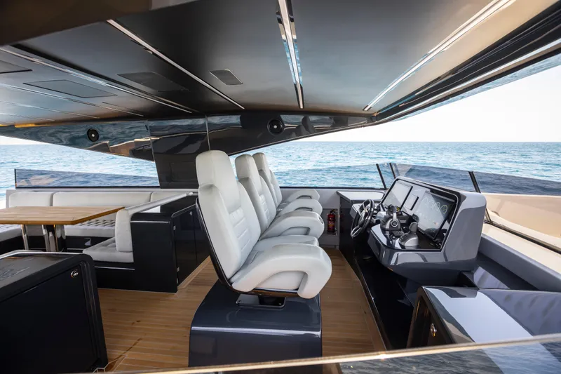  Yacht Photos Pics Luxurious 2025 MandaYachts 07 SPIDER interior with sleek design and ocean view.