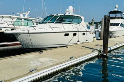 Tiara Yachts 3900 Sovran