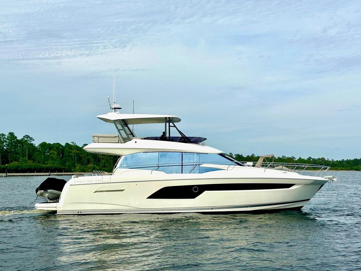 2019 Prestige 52 