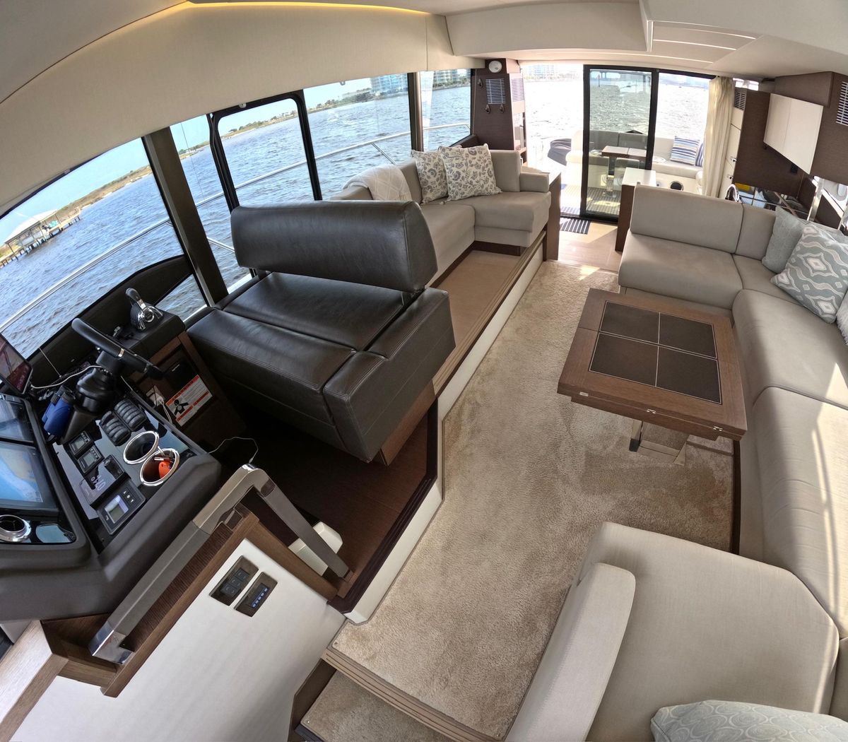 2019 Prestige 52 