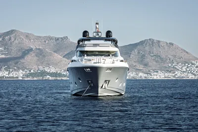 Monte Carlo Yachts MCY 96