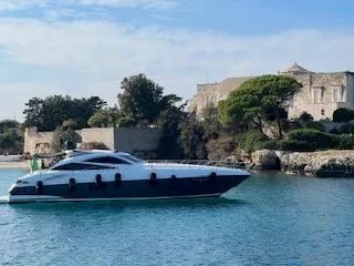 2005 Sunseeker Predator 68