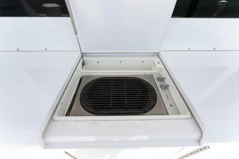 Wound Tight Yacht Photos Pics Built-in grill on 2004 Viking 48 Convertible yacht deck.