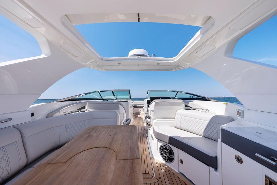 2023 Sea Ray SLX 350 OB