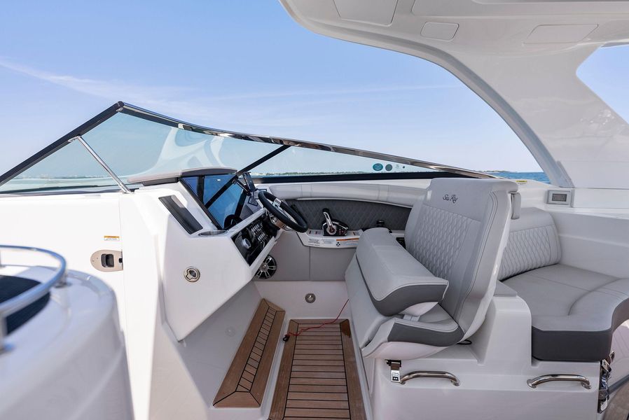 2023 Sea Ray SLX 350 OB