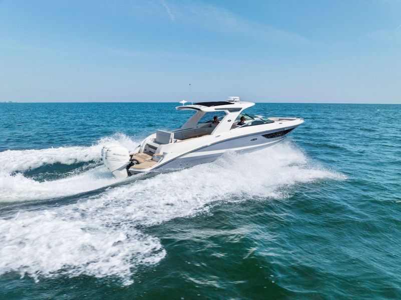 2023 Sea Ray SLX 350 OB