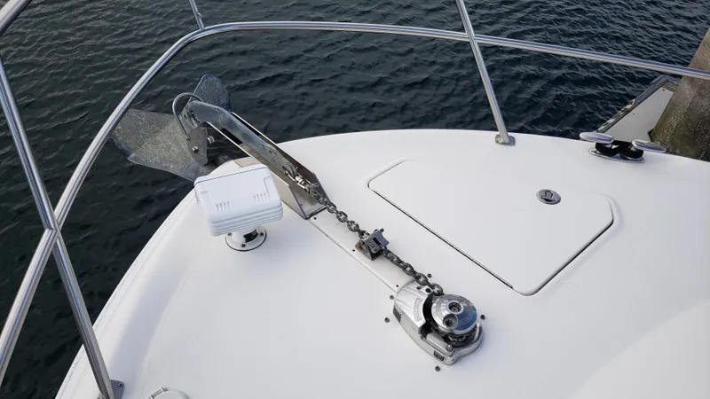Pacific Dancer Yacht Photos Pics Bow of 2004 Sea Ray 550 Sundancer with anchor and winch system.